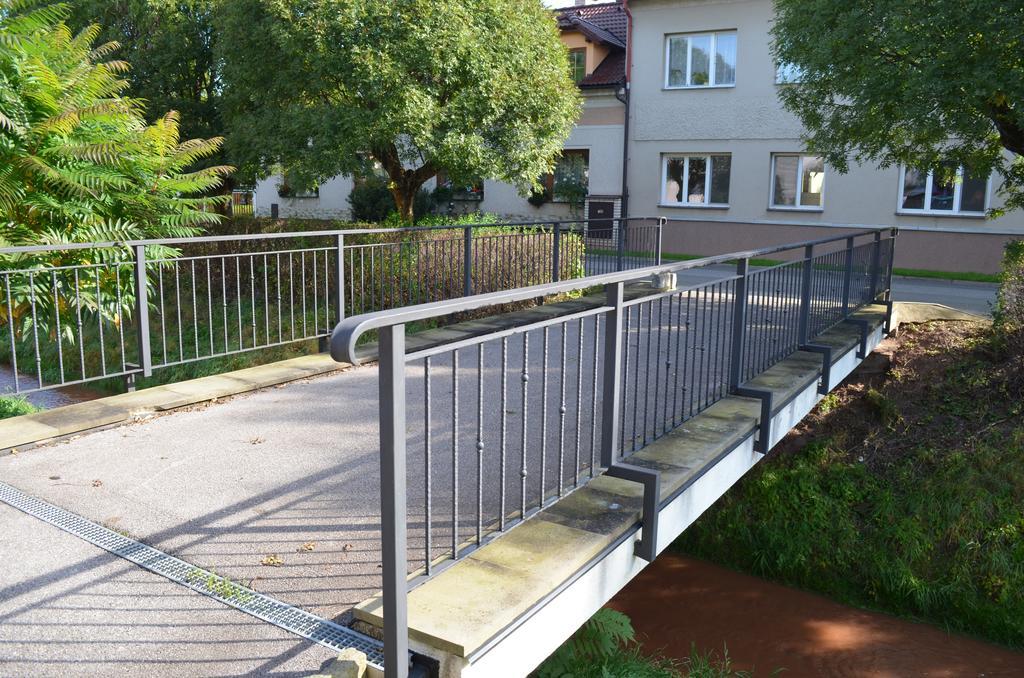 Hotel U Kapra Lázně Bělohrad エクステリア 写真