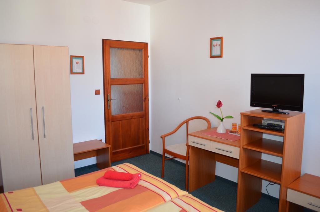 Hotel U Kapra Lázně Bělohrad エクステリア 写真