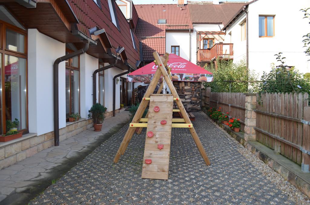 Hotel U Kapra Lázně Bělohrad エクステリア 写真