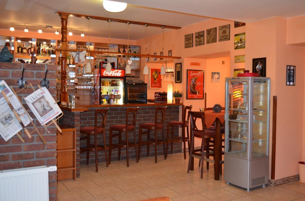 Hotel U Kapra Lázně Bělohrad エクステリア 写真