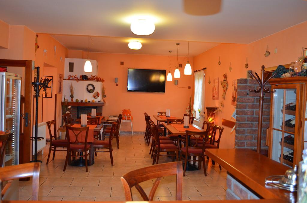 Hotel U Kapra Lázně Bělohrad エクステリア 写真