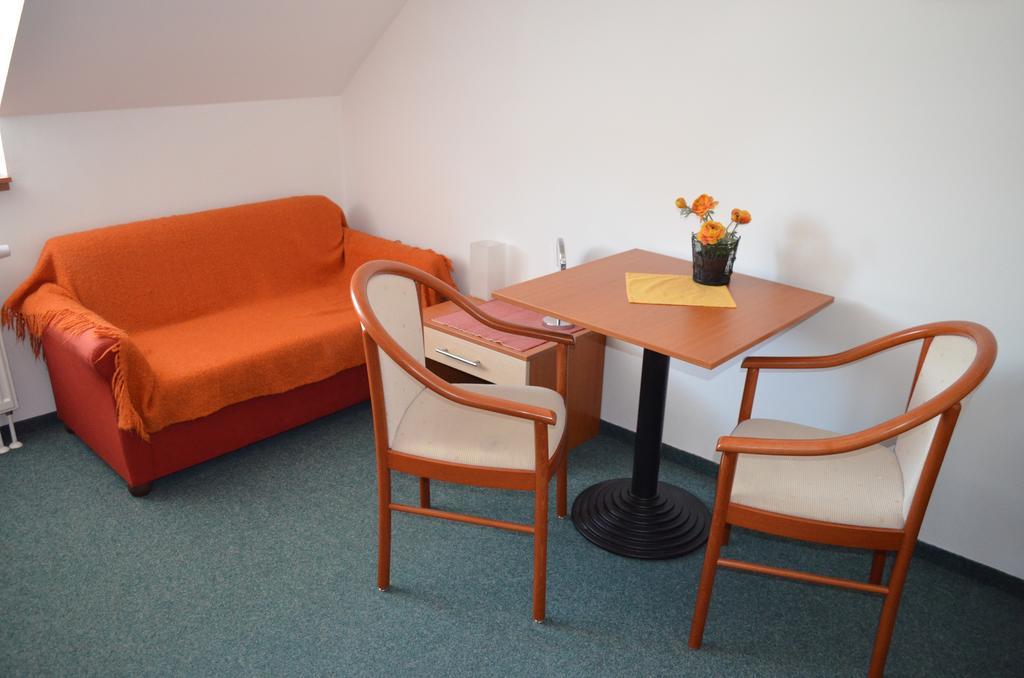 Hotel U Kapra Lázně Bělohrad エクステリア 写真