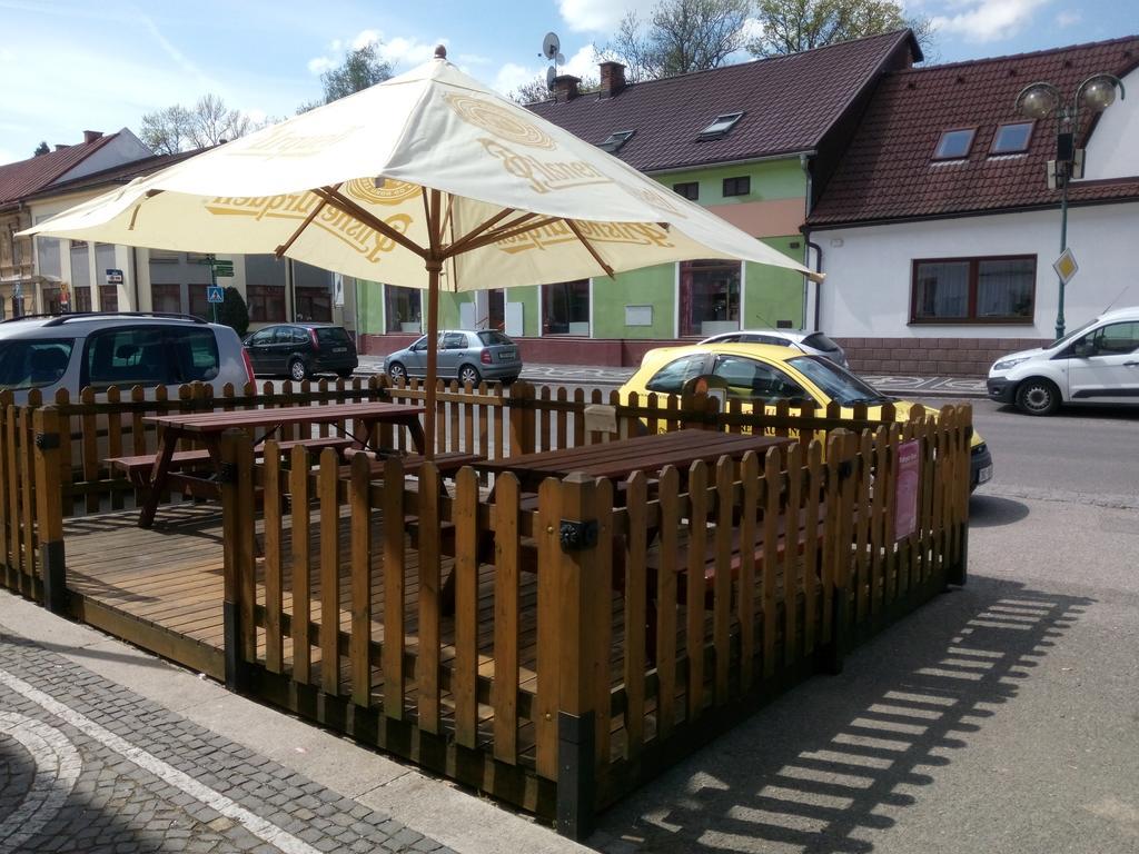 Hotel U Kapra Lázně Bělohrad エクステリア 写真